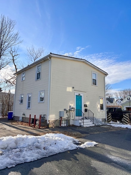 10-r Hodges Ave, Taunton, MA 02780