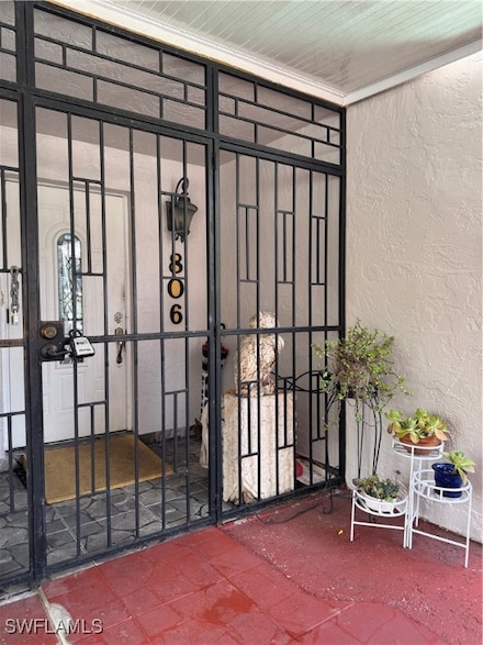 806 W 80th Place, Hialeah, FL 33014