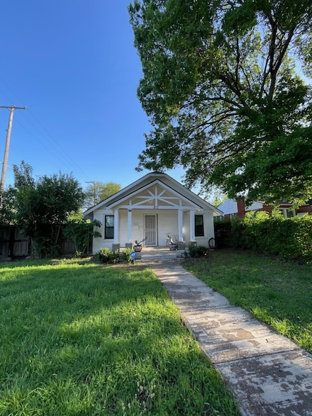 1102 Elmhurst Place, Dallas, TX 75224