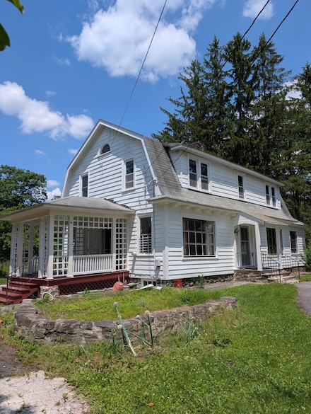 1105 Pennsylvania 390, Cresco, PA 18326