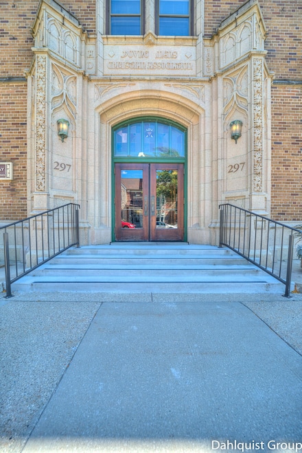 297 W Clay Ave Unit 411, Muskegon, MI 49440