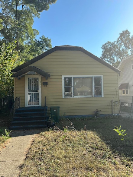 877 E Isabella Ave, Muskegon, MI 49442