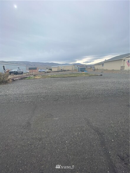 508 Peterson Place SW, Mattawa, WA 99349