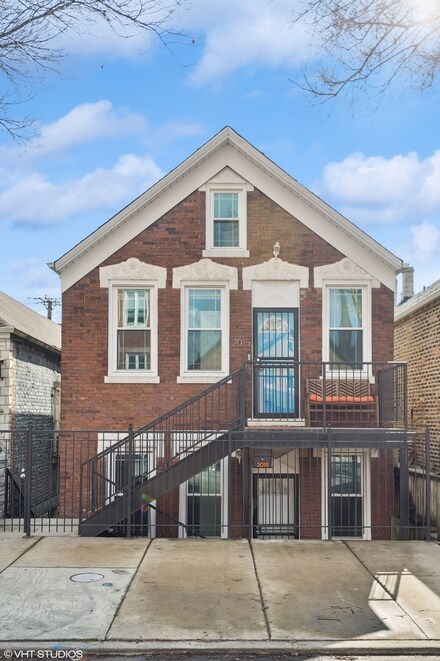 2015 W Coulter St, Chicago, IL 60608