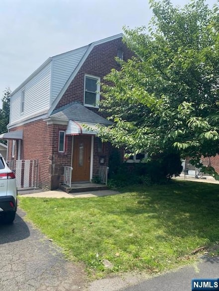 6 Stone Ave, Elmwood Park, NJ 07407