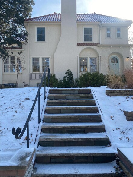 2815 W 53rd St, Minneapolis, MN 55410