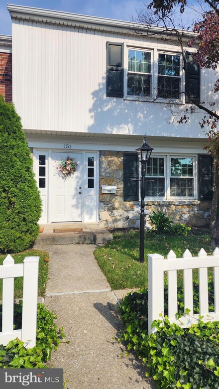 151 W Vine St, Camp Hill, PA 17011