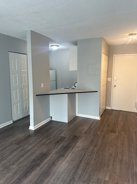 81 W Lake Dr Unit Studio- Bld 4 - 81, Middletown, CT 06457