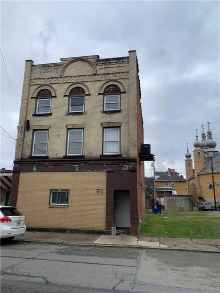 311 Helen St, Mc Kees Rocks, PA 15136