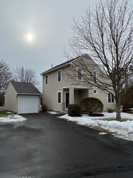 71 Richmond Way, Chicopee, MA 01022