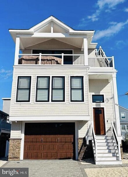 234 N 6th St, Surf City, NJ 08008