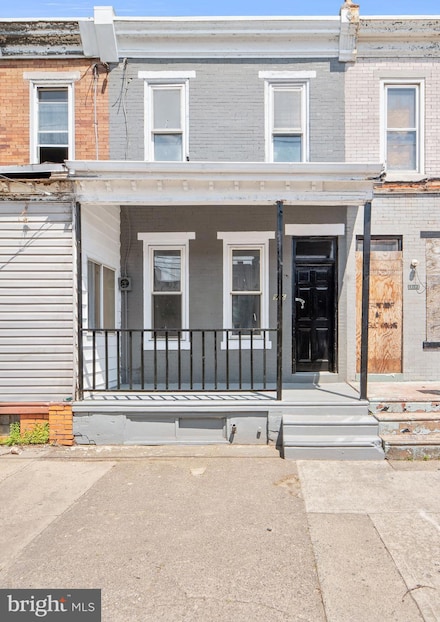 916 S 8th St, Camden, NJ 08103
