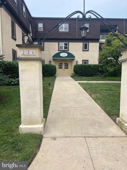 226 N Essex Ave Unit 306, Narberth, PA 19072