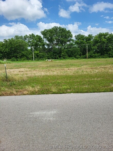 2 N Phillips St, Skiatook, OK 74070