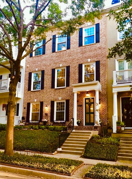 2006 Buffalo Terrace, Houston, TX 77019