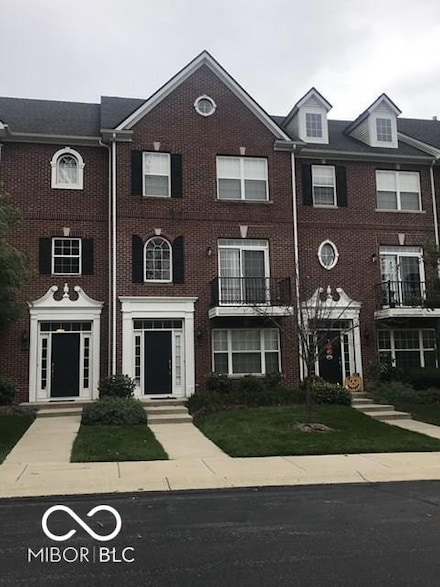 11715 Anton Dr Unit 2, Zionsville, IN 46077