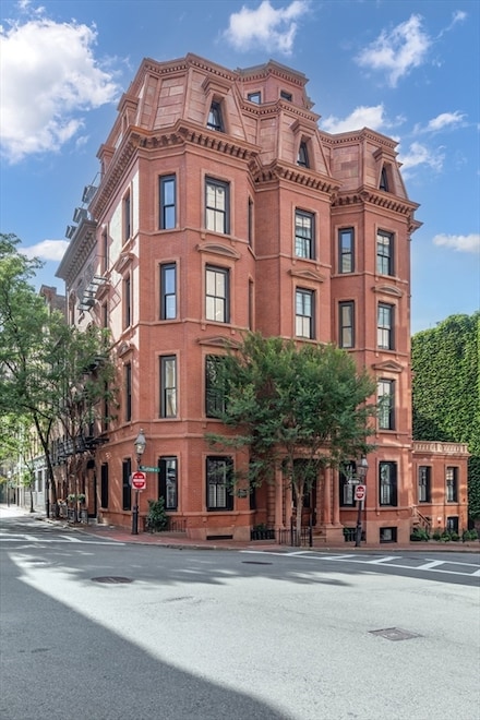 57 Hancock St, Boston, MA 02114