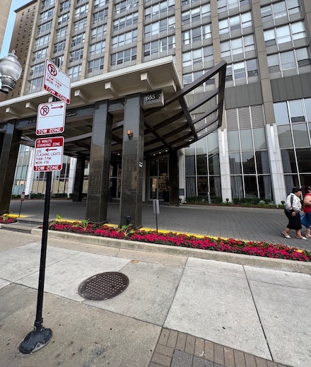 655 W Irving Park Rd Unit 2505, Chicago, IL 60613