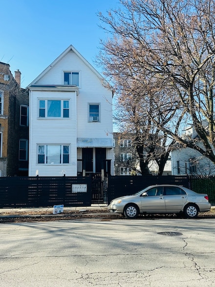 1836 N Central Park Ave, Chicago, IL 60647
