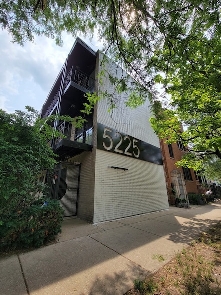 5225 N Ashland Ave Unit 2A, Chicago, IL 60640