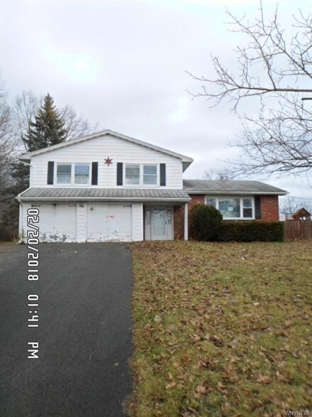 11901 Harrison Rd, Medina, NY 14103
