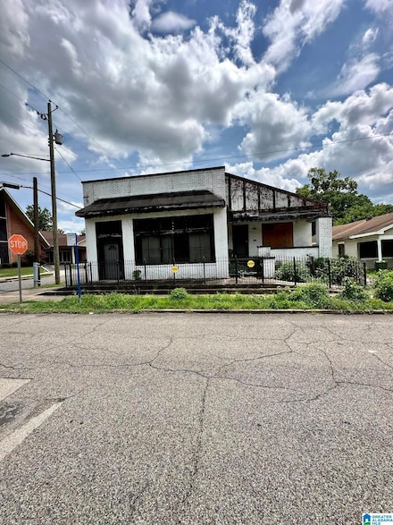 329 52nd St, Fairfield, AL 35064