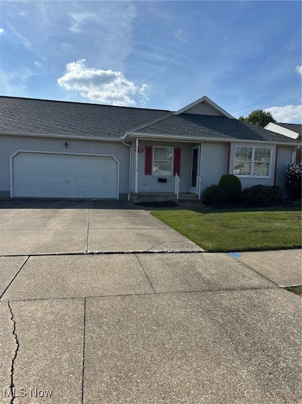1385 S Azalea Blvd, Barberton, OH 44203