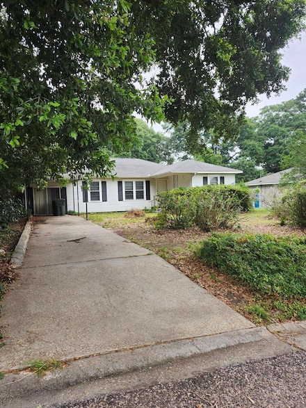 216 E Morris St, Jasper, TX 75951