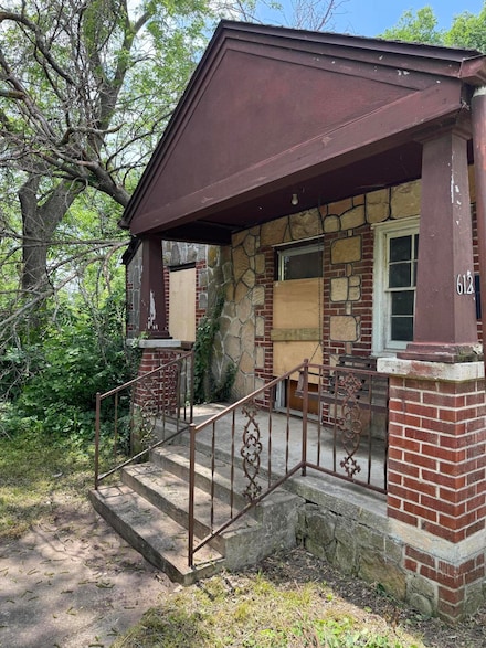 612 W Pacific St, Springfield, MO 65803
