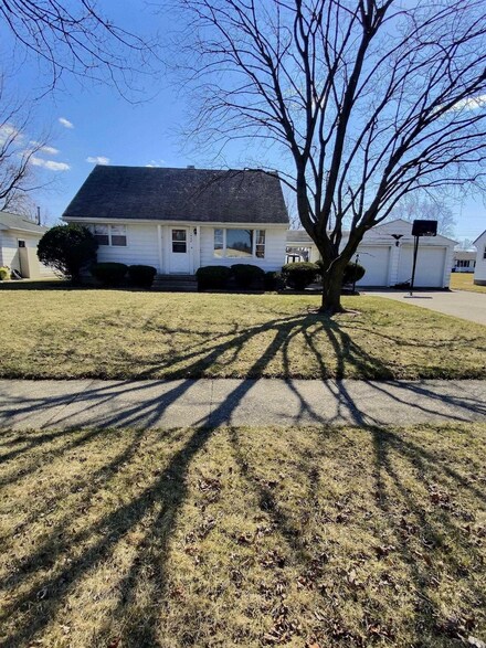 1408 N Park Dr, New Haven, IN 46774