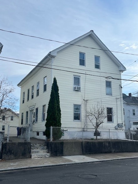 22 Bloomingdale Ave, Pawtucket, RI 02860