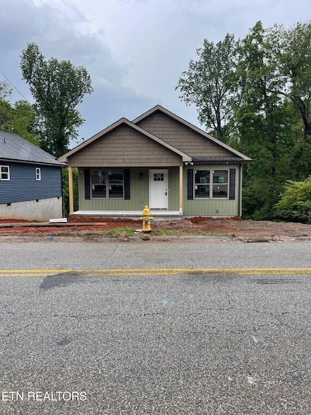 367 W Outer Dr, Oak Ridge, TN 37830