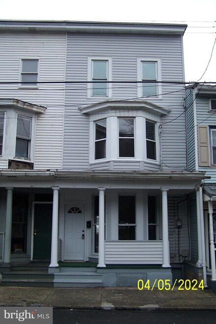 431 N Railroad St, Tamaqua, PA 18252