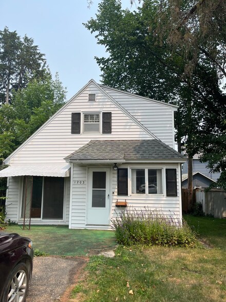 1203 3rd St SE, Rochester, MN 55904