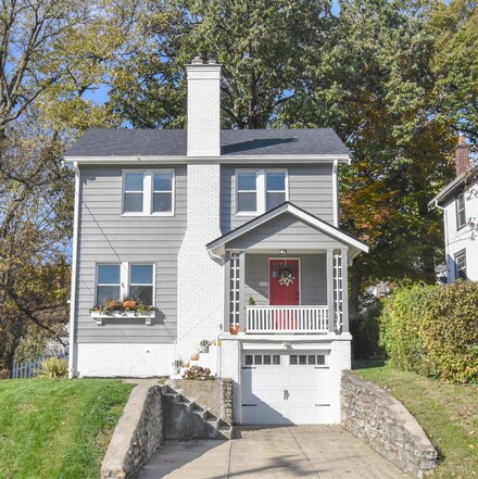 5811 Lester Rd, Cincinnati, OH 45213