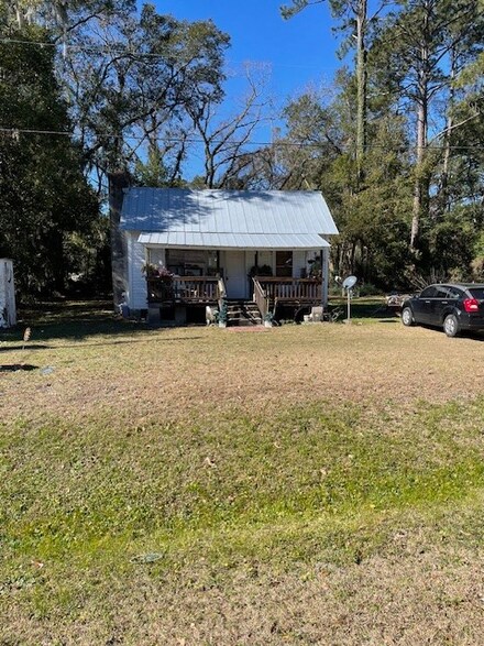 1009 B&w Grade Rd, Brunswick, GA 31520