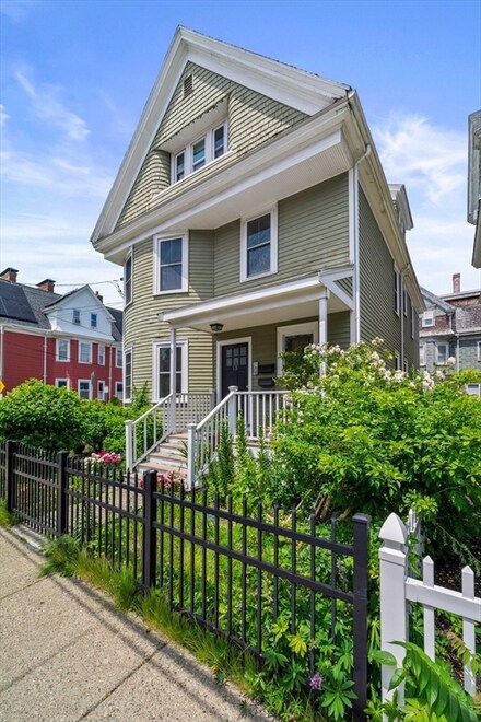 15 Harvest St Unit 1, Dorchester, MA 02125