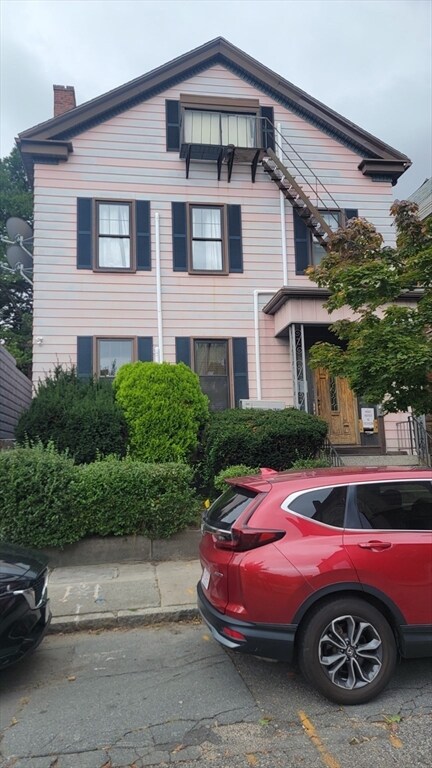 629 Purchase St, New Bedford, MA 02740