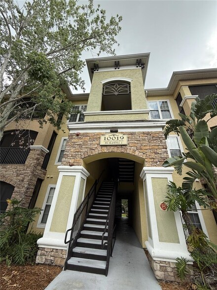 10019 Courtney Palms Blvd Unit 204, Tampa, FL 33619