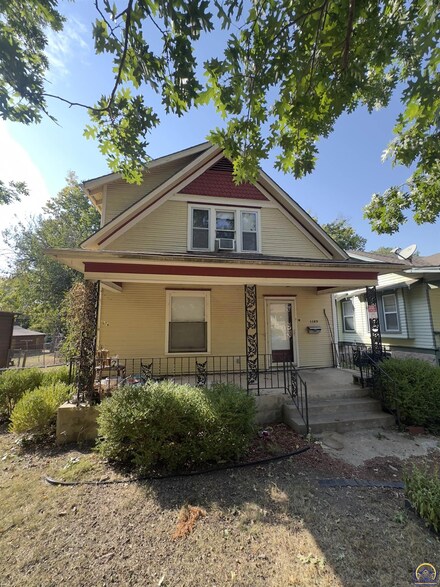 1183 SW Boswell Ave, Topeka, KS 66604