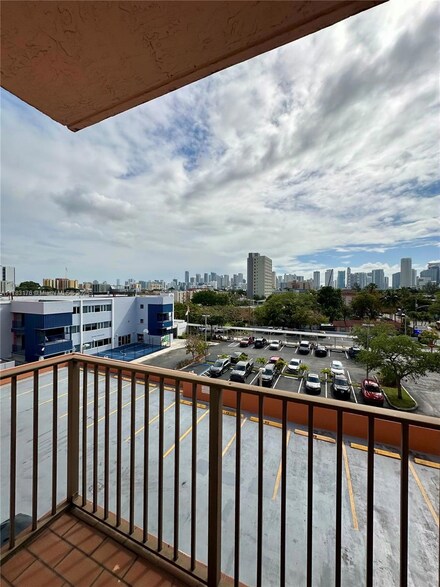 199 SW 12th Ave Unit 415B, Miami, FL 33130