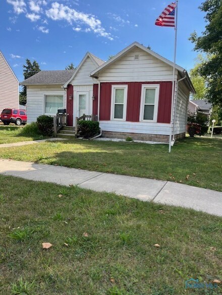 645 W Washington St, Napoleon, OH 43545