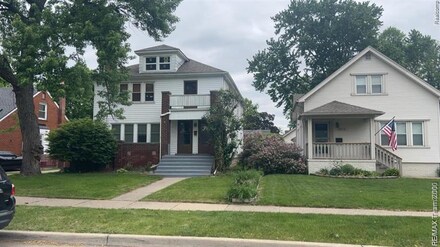 22218 Olmstead St, Dearborn, MI 48124