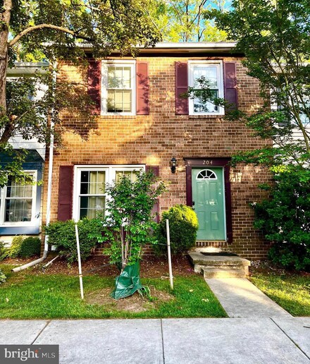 204 Michele Cir, Millersville, MD 21108