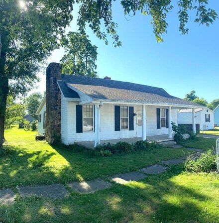 210 N Lessie St, Worthington, IN 47471
