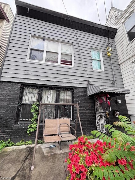 93 Woodlawn Ave, Jersey City, NJ 07305