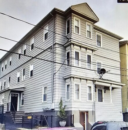 46 Pitman St, Fall River, MA 02723