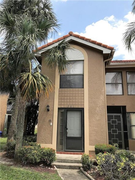 18266 Covina Way Unit 201, Boca Raton, FL 33498