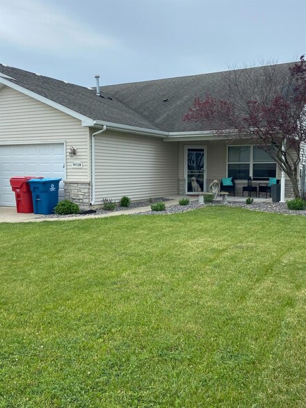 9911 W 148th Place Unit B, Cedar Lake, IN 46303