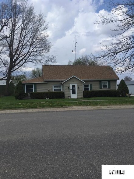 356 E Washington St, Greenview, IL 62642